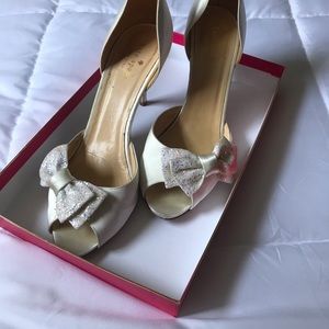 Kate spade bow pumps